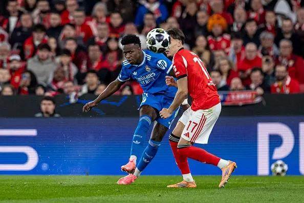 九游官网-世界波制胜投诉让比赛中断 熊皇助皇马抢得先机